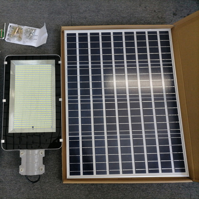 Farola solar de aluminio 300W con control remoto